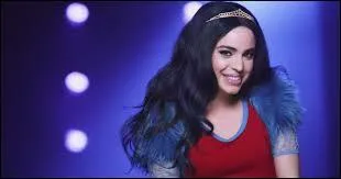 Dans le film, elle est la fille de :