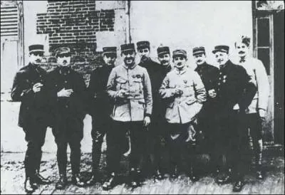 Quel est l'ordre, du plus grand au plus petit nombre de victoires homologuées des as français ?