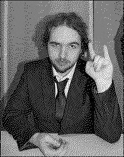 LinksTheSun est un youtubeur qui publie, depuis 2006, des vidéos assez drôles sur sa chaîne. Quel est son nom de naissance ?