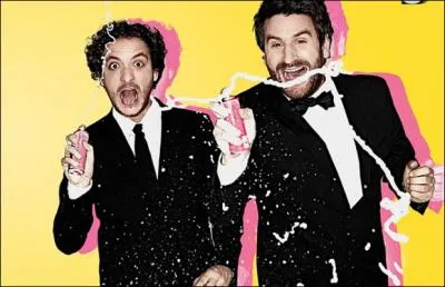 Quels sont les noms des deux personnes qui animent le Palmashow ?