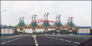 Quel est le tarif du parking de DLRP pour une journée ?