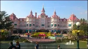 Où se trouvent les caisses du Disneyland Park ?