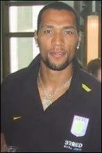 De quel pays provenait l'ancien attaquant de l'Olympique lyonnais John Carew ?