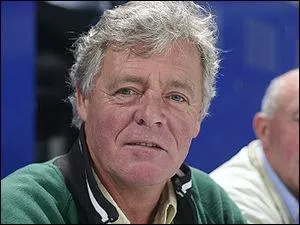 De quel pays provient Johnny Rep, ancien footballeur français notamment passé par le SC Bastia et l'AS Saint-Etienne ?