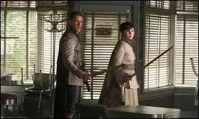 À Camelot, que font David, Blanche-Neige, Regina, Henry, Hook et Emma ?