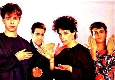 En 1982, quel groupe nous chantait "L'Aventurier" ?