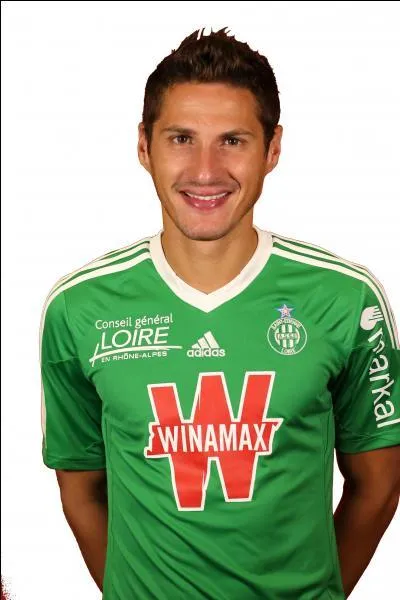 Il a joué au PSG mais maintenant, il est à l'ASSE. Qui est-il ?