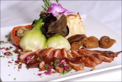 Pense à un roman d'Hector Malot, dont le personnage principal est sans famille, et la solution te sautera dans l'assiette !