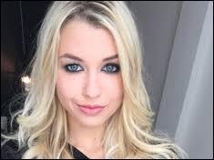 Comment s'appelle la jolie EnjoyPhoenix ?