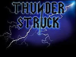 Le génial guitariste italien a aussi repris ''Thunderstruck'' extrait de l'album ''The Razors Edge '' de...