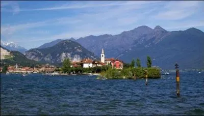 Ce lac est divisé entre la Suisse italienne et l'Italie. il est en grande partie italien. Quel est son nom ?