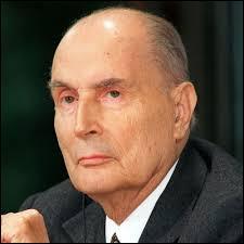En quelle année François Mitterrand, président de 1981 à 1995, a-t-il cassé sa pipe ?