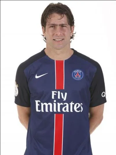 Combien de langues parle Maxwell ?