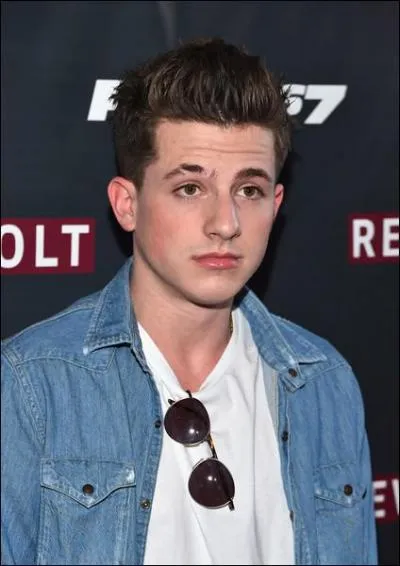 Quel est son premier single ?