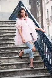 Qui est cette youtubeuse avec 800 000 abonnés ?