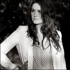 Qui est cette youubeuse avec 600 000 abonnés ?