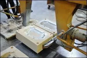 Hum, j'hésite, mais je pose la question : à quoi cela sert-il "de tirer les noyaux" ou "de souffler les noyaux" ?