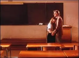 Née le 22 décembre, elle commence sa carrière avec Joe le taxi pour faire une noce blanche....