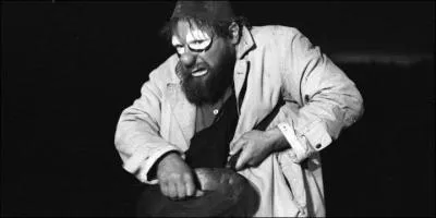 Un indice : Il s'en allait l'hiver l'été !