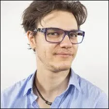 Salut la poiscaille ! Comment je me surnomme ?