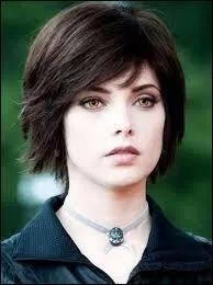 Dans quelle saga cinématographique rencontre-t-on le personnage d'Alice Cullen, interprété par Ashley Greene ?