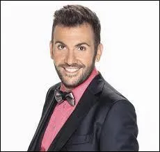 Avec qui présente-t-elle cette émission ?