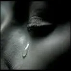 La perte d'innocence, de bonté, 
Des âmes violées et torturées, 
Tout ça pour ... un sourire fatigué, 
Sur le corps de nos esprits assassinés, 
Tout en souhaitant "bonne journée".