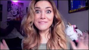 Puis-je avoir l'âge de la jolie Andy Raconte ?