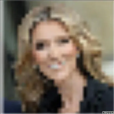 C'est encore une chanteuse française. Elle est blonde et a un beau sourire. Je crois qu'elle a chanté "Parler à mon père". Qui est-ce à ton avis ?