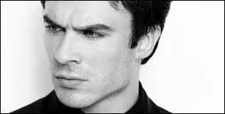 À quel âge débute-t-il sa carrière ?