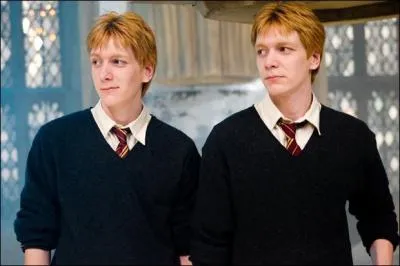 Que font les jumeaux Weasley avant de quitter le château ?