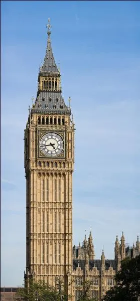 &laquo; Big Ben &raquo; est le surnom de la grande cloche de 13, 5 tonnes se trouvant au sommet de l' &laquo; Elizabeth Tower &raquo;. Quelles sont les personnes qui peuvent la visiter apr&egrave;s avoir obtenu une autorisation ?