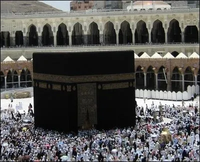 La Kaaba est le lieu le plus saint de l'islam situ&eacute; en Arabie Saoudite. Dans quelle ville se trouve-t-elle ?