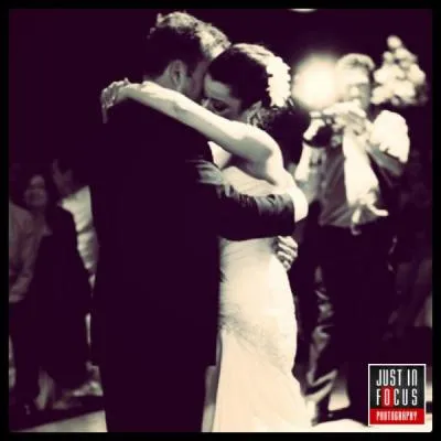 Traditionnellement, quelle danse dois-je pratiquer pour ouvrir le bal ?