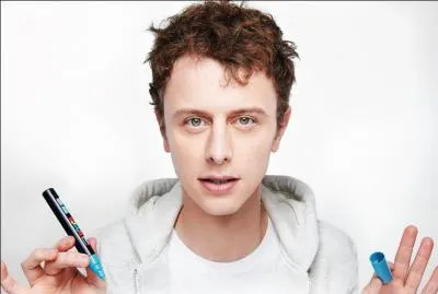 Qui est le youtubeur qui a fait « Être blanc » ?