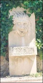 Tous les ans, ... a lieu la f&ecirc;te du vin clairet au village de Quinsac. En 2009, c'&eacute;tait la 50e et la cons&eacute;cration, m&eacute;daille d'or au salon de l'agriculture. A quelle p&eacute;riode a lieu cette f&ecirc;te ?