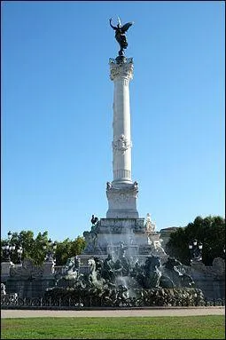 Dans quelle ville peut-on admirer la &laquo; colonne des Girondins &raquo; ou &laquo; monument des Girondins &raquo; ?