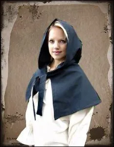 Elles portaient parfois de petites capes souvent garnies de fourrure, des ... .