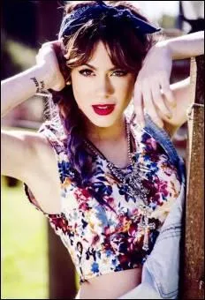 Quel est son &acirc;ge (en novembre 2015) ?