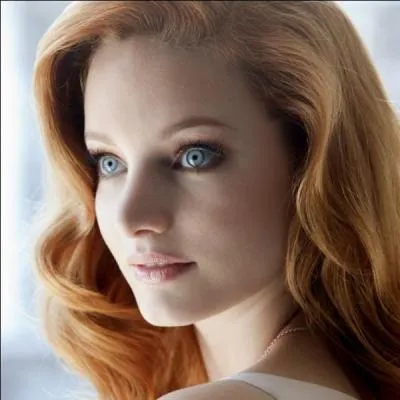 Manu est joué par l'actrice nommée...