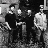 Trouvez le nom de ce groupe de rock qui nous vient tout droit de Bordeaux !