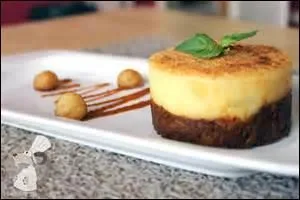 Quel personnage célèbre associe-t-on à ce plat : purée de pommes de terre et viande ?