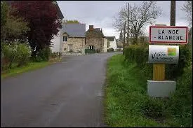 Nous entrons dans la commune Bretillienne de La Noë-Blanche. Nous sommes en région ...