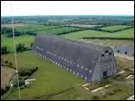 Le hangar à dirigeables d'Ecausseville, en fer et béton, mesure 150m sur 30. Construit entre 1917 et 1919 par la Marine nationale, où est-il situé ?