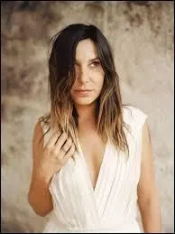 Dans quelle chanson Zazie chante-t-elle : "j'achète un château en Espagne / j'achète un monde où tout le monde gagne / à la fin..." ?