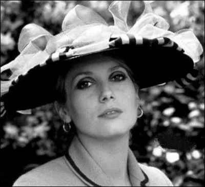 Quelle actrice est l'héroïne du film de Jean-Paul Rappeneau "La Vie de château", sorti en 1966 ?