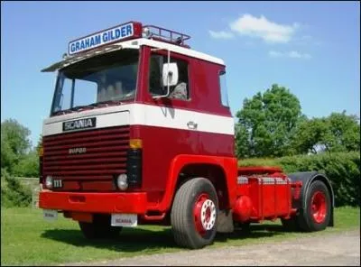 Quel est le modèle de cet ancien Scania ?
