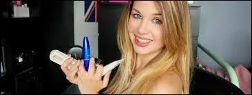 Qui est cette Youtubeuse beauté ?