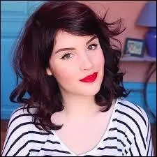 Qui est cette Youtubeuse beauté ?