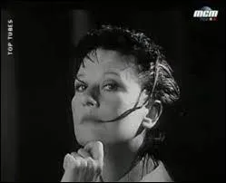 Qui a chanté "Étienne" en 1987 ?